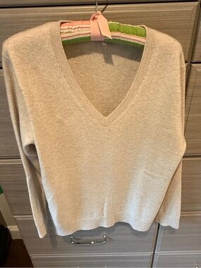 Vince Women's V-Neck Sweater in Light Cream